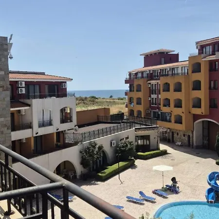 Marina Cape Vacation Complex アヘロイ